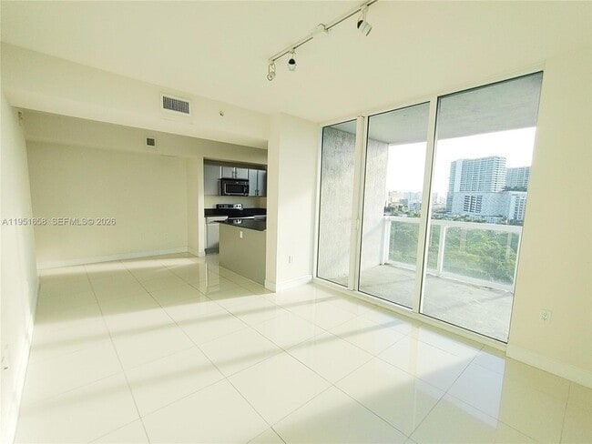 Photo - 1871 NW S River Dr Unidad 1101