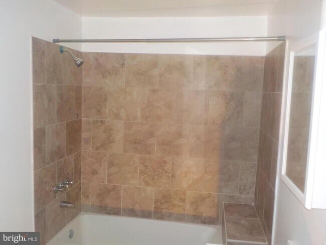 Photo - 569 N 58th St