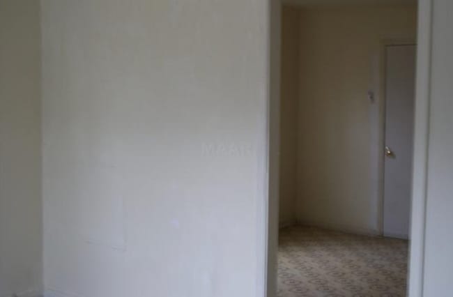 2056 Riverside Blvd