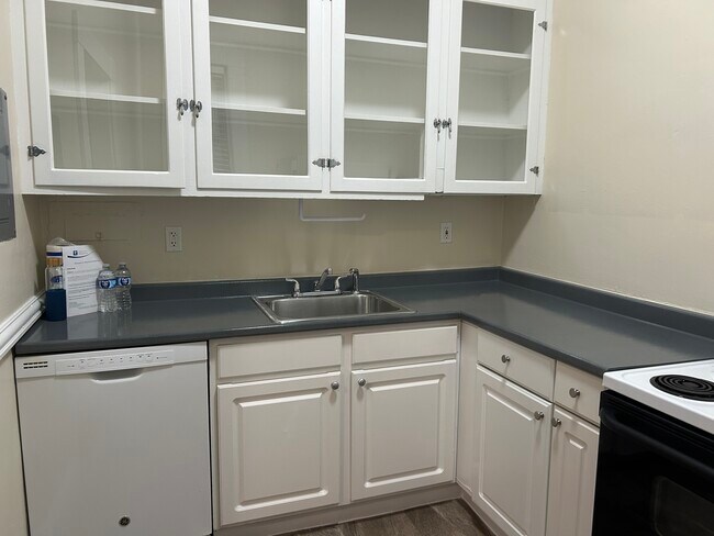 Photo - 1410 Beacon St Unidad 34