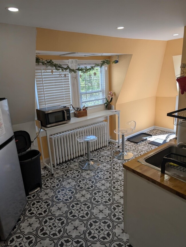 Photo - 509 E 4th St