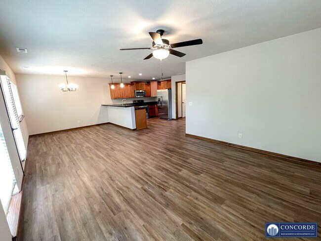 Luxurious Townhome with Stunning Design, E...