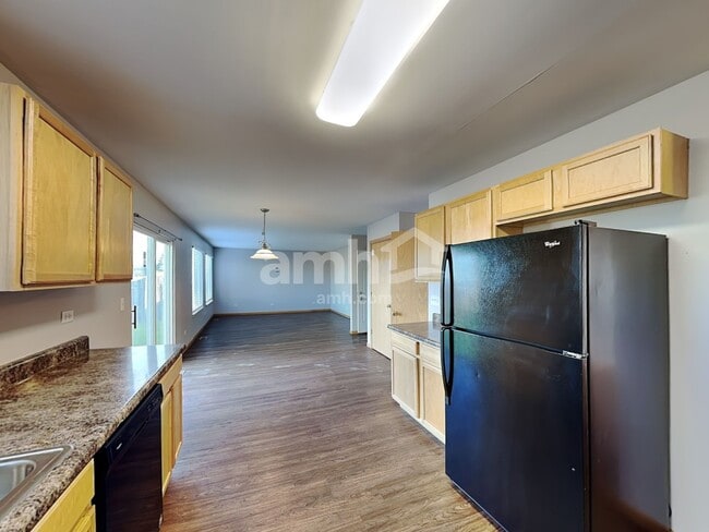 2419 Paradise Cir