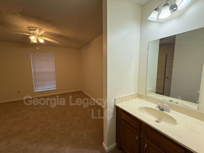 Photo - 1688 Prince Ave