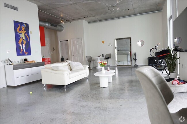 Building Photo - 2100 Van Buren St Unit 319 Rental