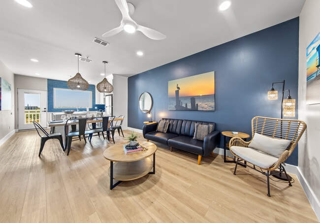 Photo - 111 W Sunny Isle Dr
