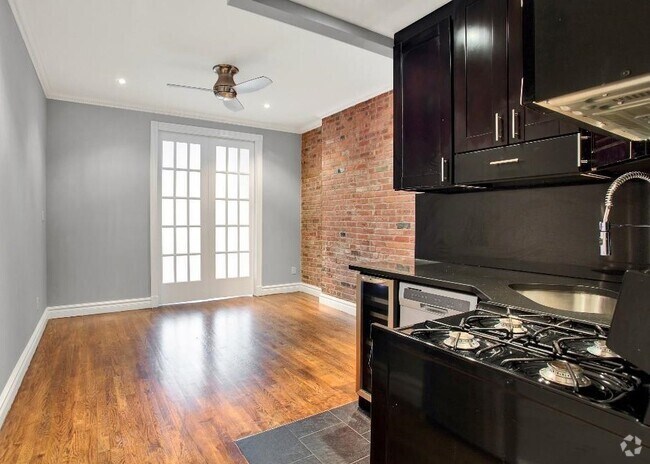 Building Photo - 250 Mott St Rental
