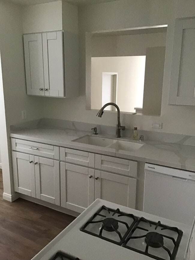 new kitchen - 12706 Dewey St