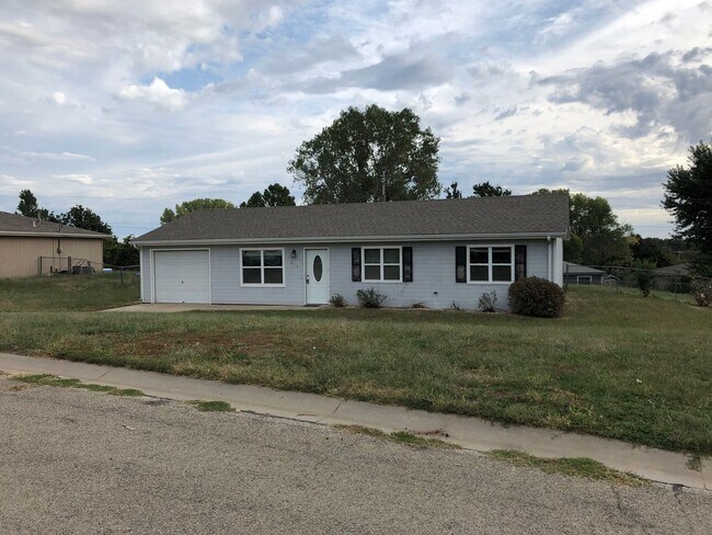 Building Photo - 317 Palomino Ln