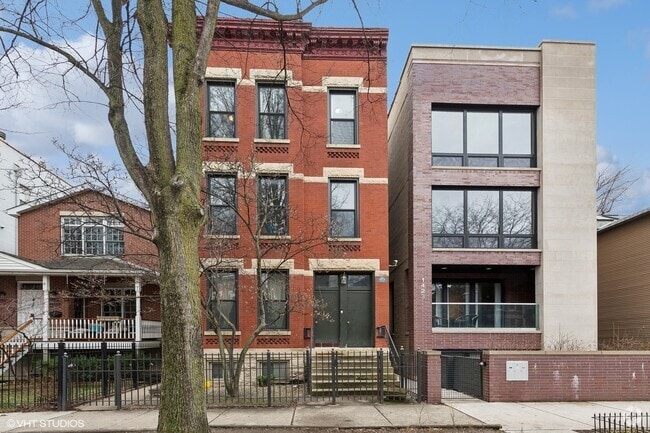 Building Photo - 1421 W Huron St Unit 1F Rental