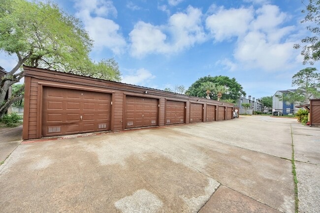 651 Davis Rd