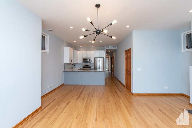 Photo - 2338 N Greenview Ave Unidad 2B