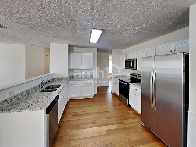 Photo - 1008 Montrose Dr