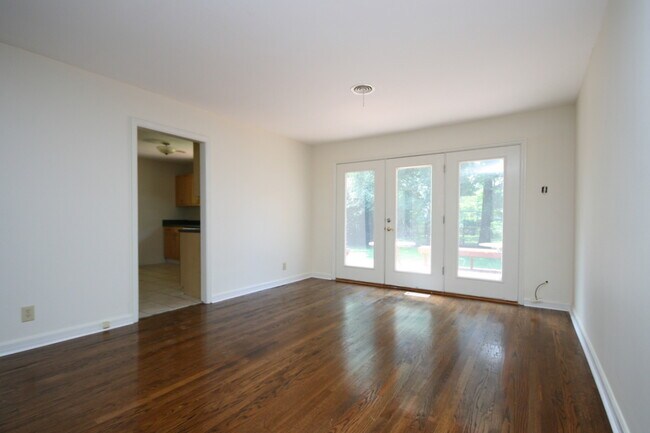 Photo - 507 Bob Wallace Ave SW