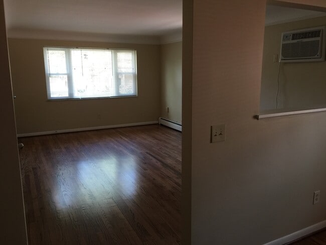 1924 Sutton Ave Unit 4