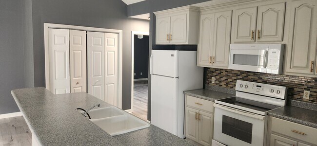 Photo - 106 Rolling Woods Cir