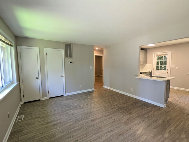 Photo - 3906 Lexington Dr Unit C