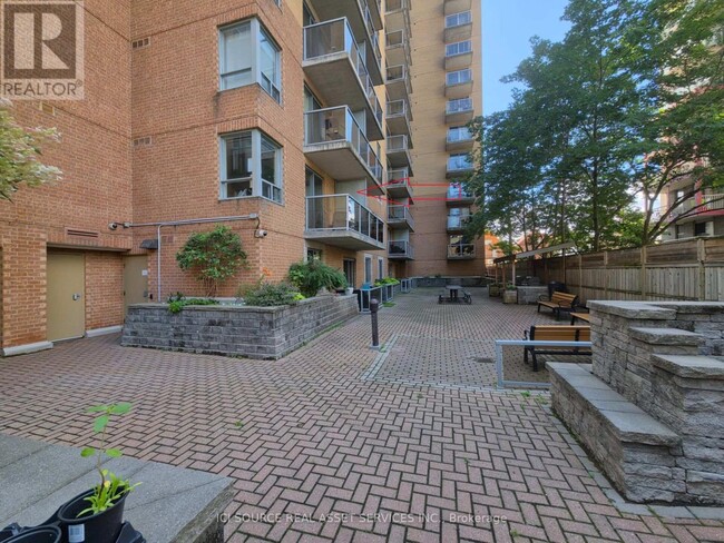 Photo - 429 Somerset St W Unit 204