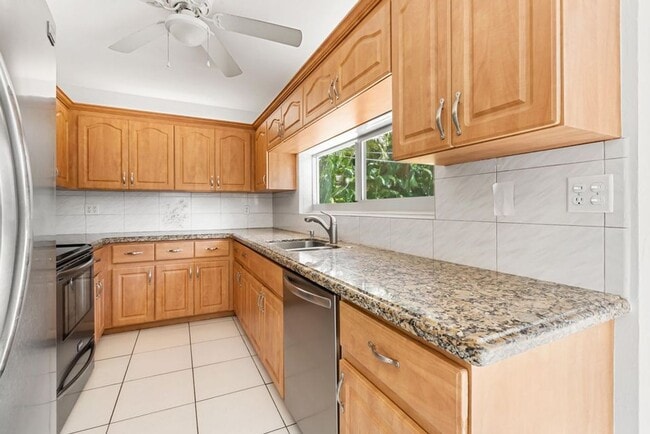 Photo - 952 SE 7th St