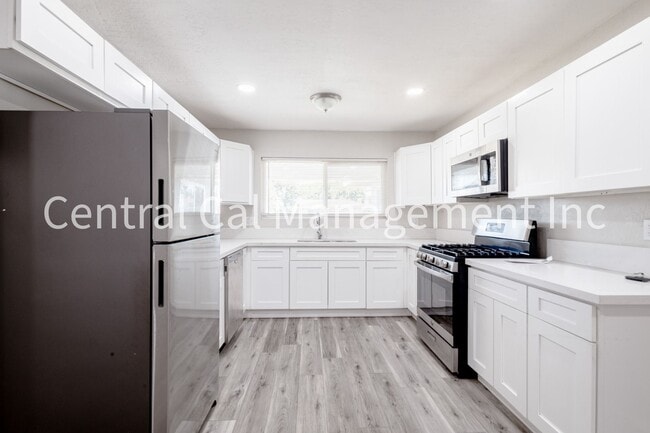Photo - 4 Bedroom/2 Bath Home - $2295 per month!