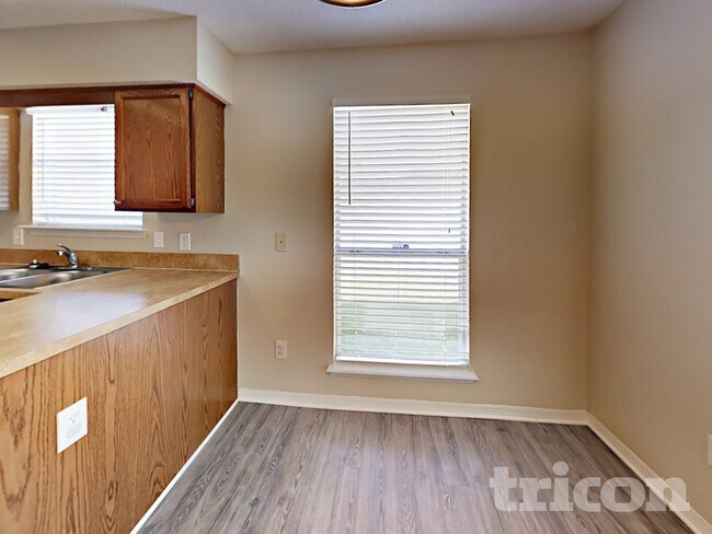 Photo - 6747 Long Meadow Cir S