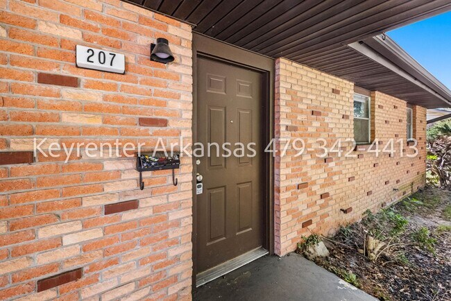 Photo - 207 Carlton St.