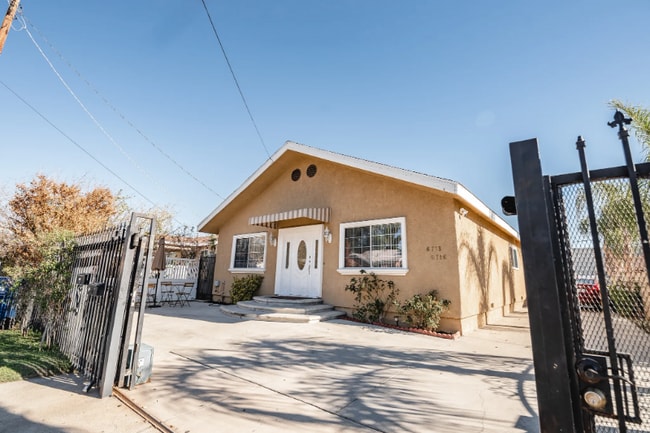 Building Photo - 6718 Simpson Ave