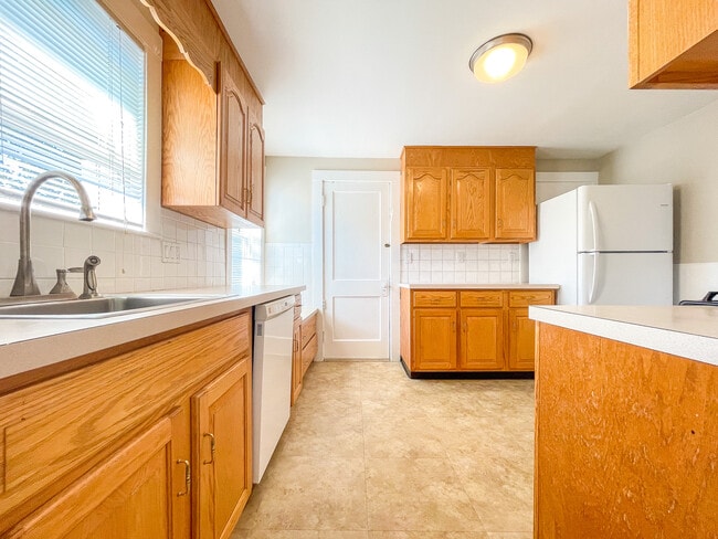 Photo - 57 Breck Ave Unidad #2
