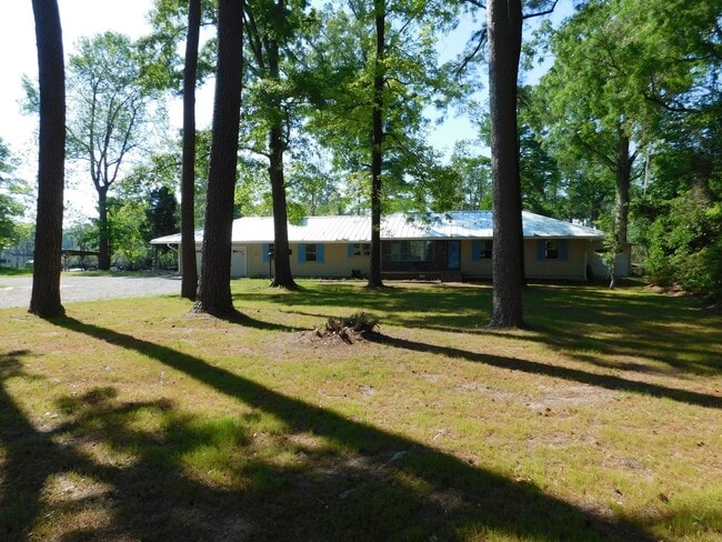 Building Photo - 4925 Morton Rd