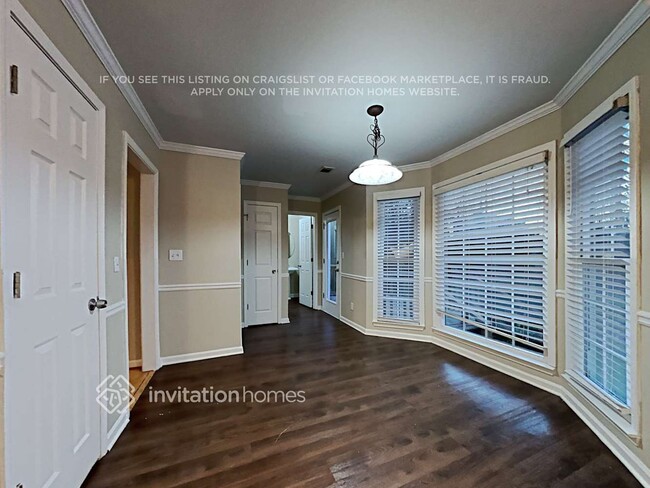 Photo - 4351 Lakeside Hills Way NE