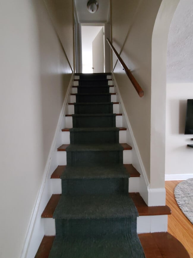 69 Burling Rd