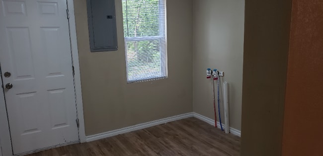 Photo - 1304 W Walnut Ave