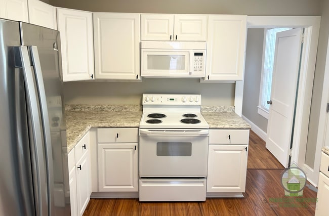 Photo - 305 Perry Rd