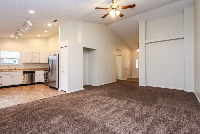 Photo - 5309 Waterton Lakes Dr