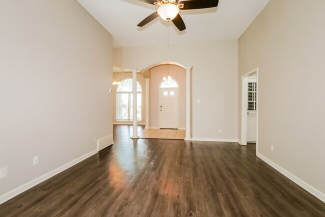 Photo - 1883 Banstead Dr