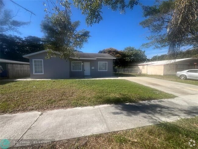 Building Photo - 1731 NW 7th Terrace Rental