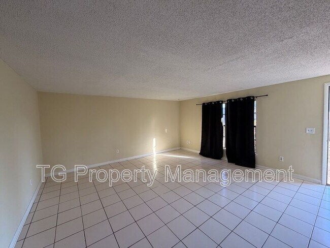 Photo - 7045 Prellie St House