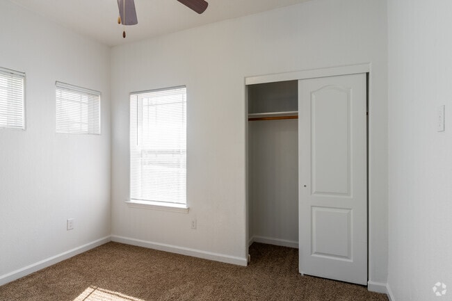 3BR, 2.5BA - 1,185SF - Primary Bedroom