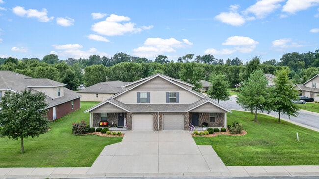 3 habitaciones/2,5 baños/garaje para 1 auto - Blackberry Ridge Townhomes