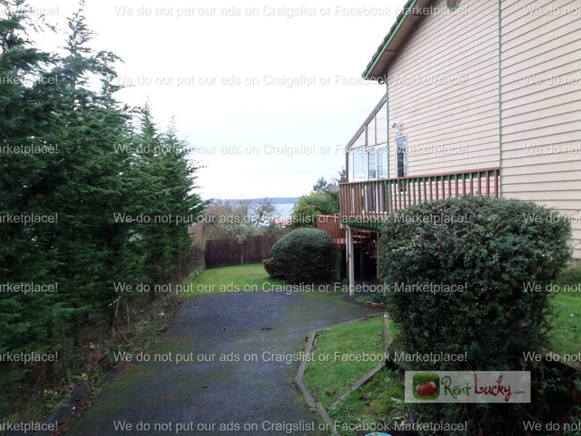 Photo - INCREDIBLE VIEWS!! Large 2-Bedroom + Den Duplex with 3-Car Garage in Fantastic Federal Way Neighb...