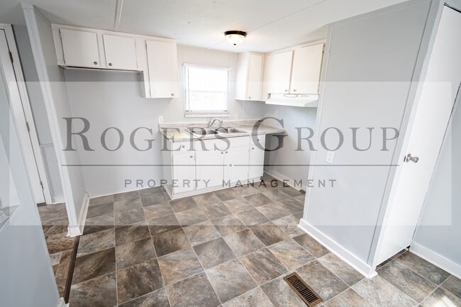 Photo - 385 Julian Smith Rd