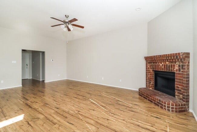 Photo - 5728 Imes Ln