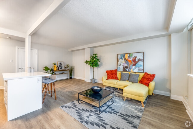 Interior Photo - 71 Parkwoods Village