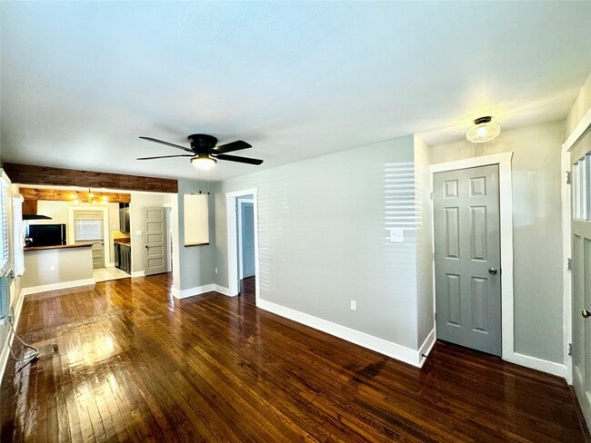 Photo - 1018 Dunbar St