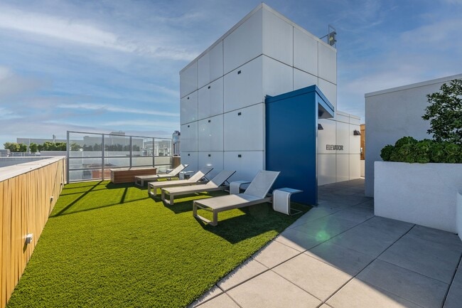 1400 FIG Apartments