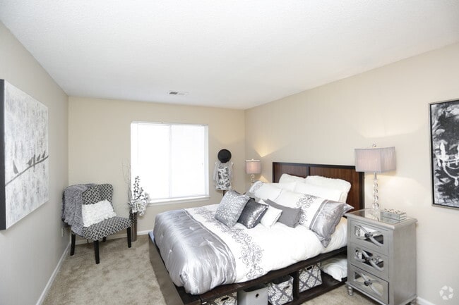 2BR, 1BA - Elm_887 SF - The Lodge