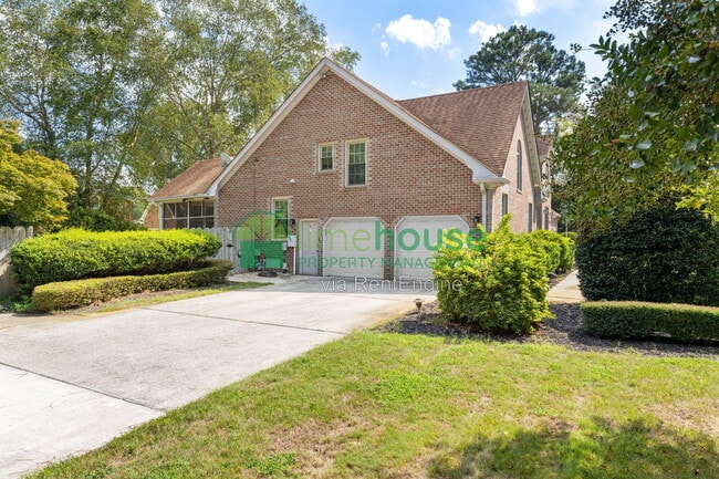 Photo - 948 Forest Lakes Cir