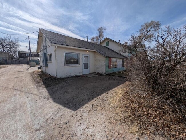 Building Photo - 221 1/2 Hamilton