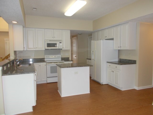 Photo - 8526 Fox Tail Ln