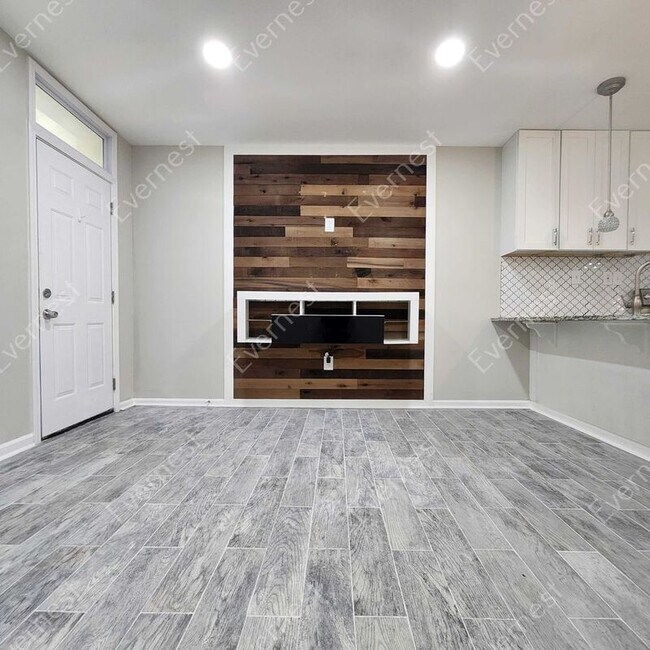 Photo - 1000 Hill St SE Unidad D